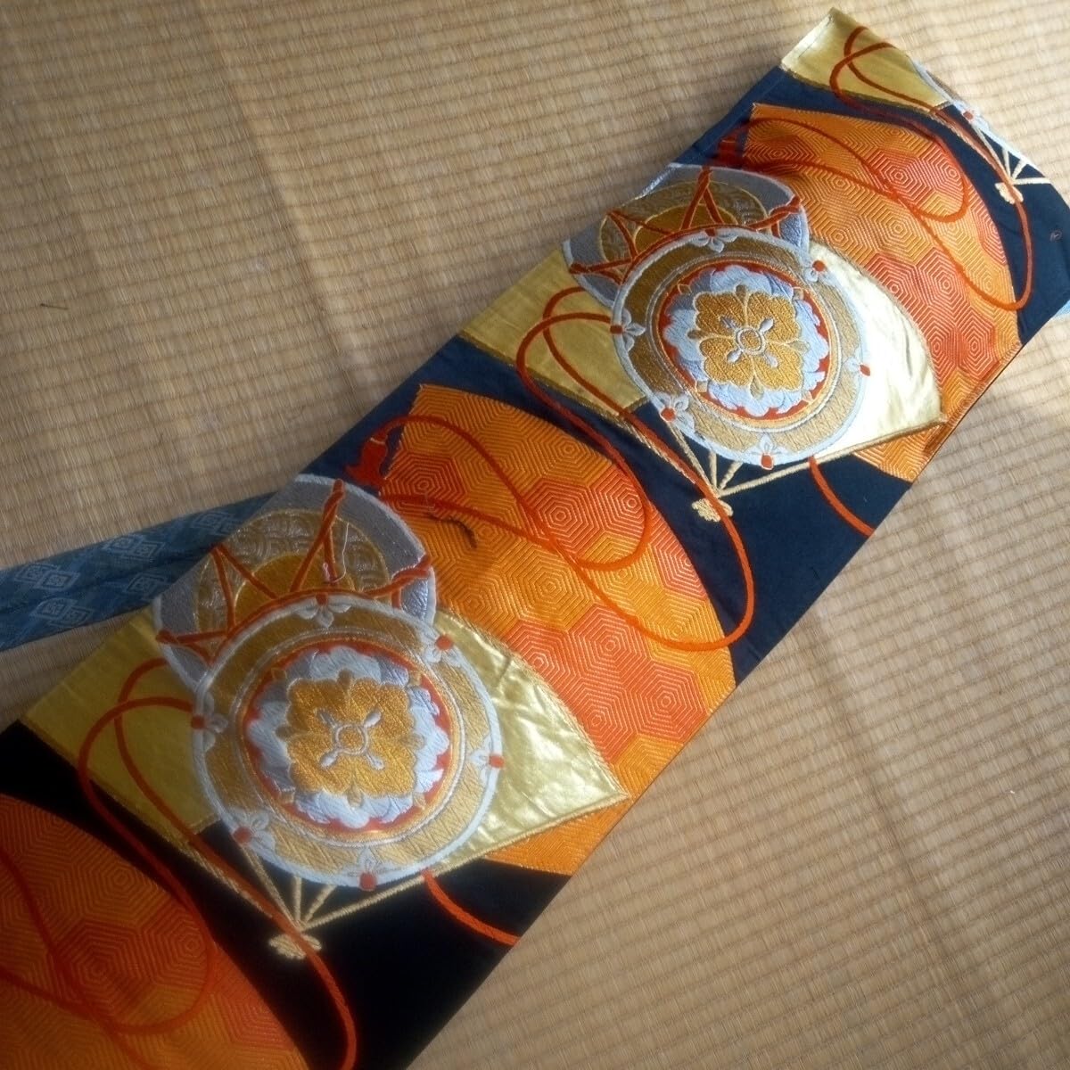 お琴カバー(袋帯リメイク)ゆたん Amazon.co.jp: 琴カバー 琴油単（ゆたん） 袋帯リメイク 白色地